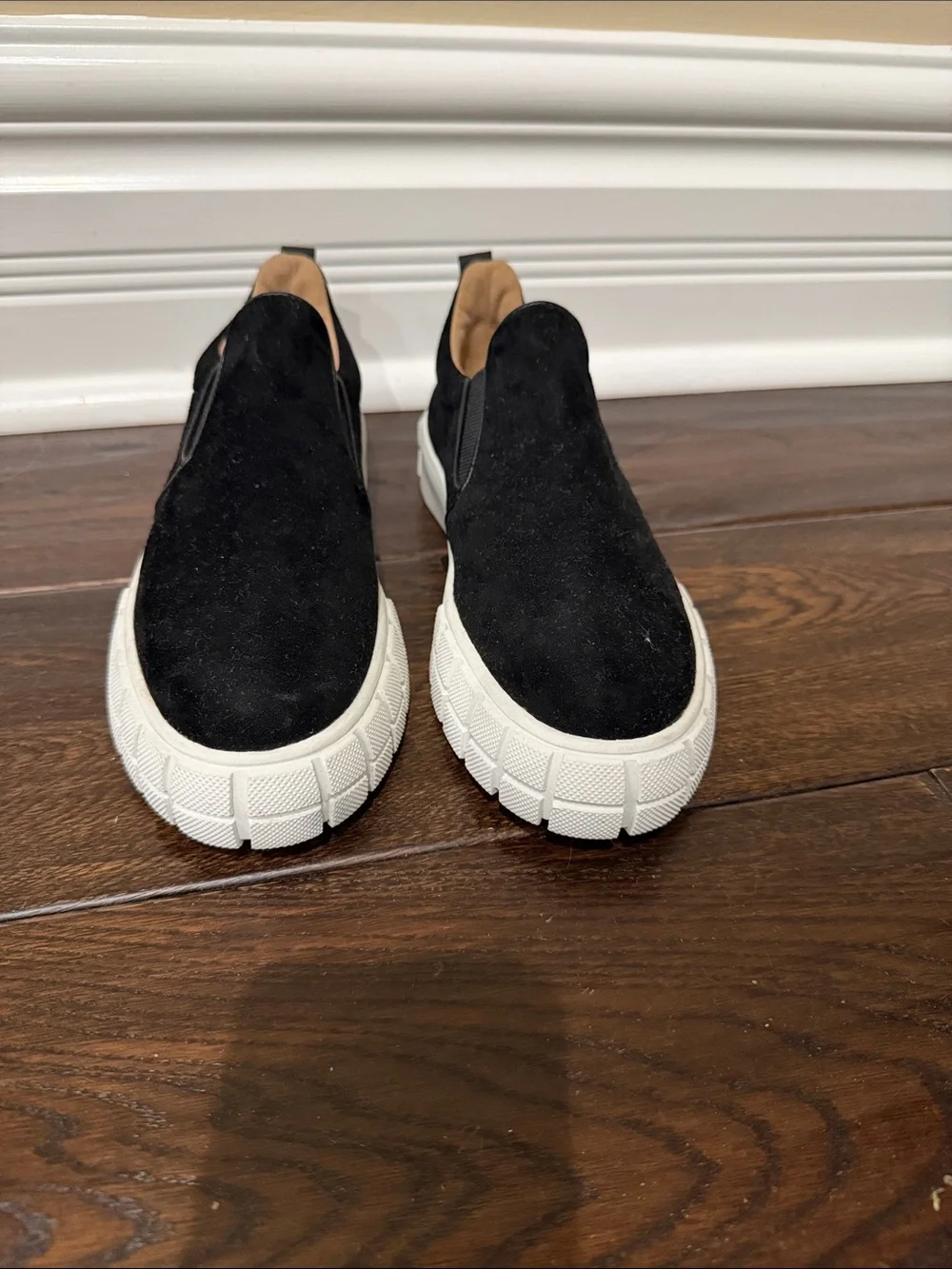Paolo sleek black